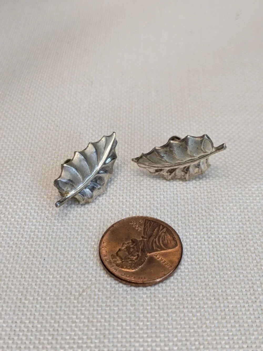 Vintage Sterling Silver Leaf Earrings – Screw‑Back Design